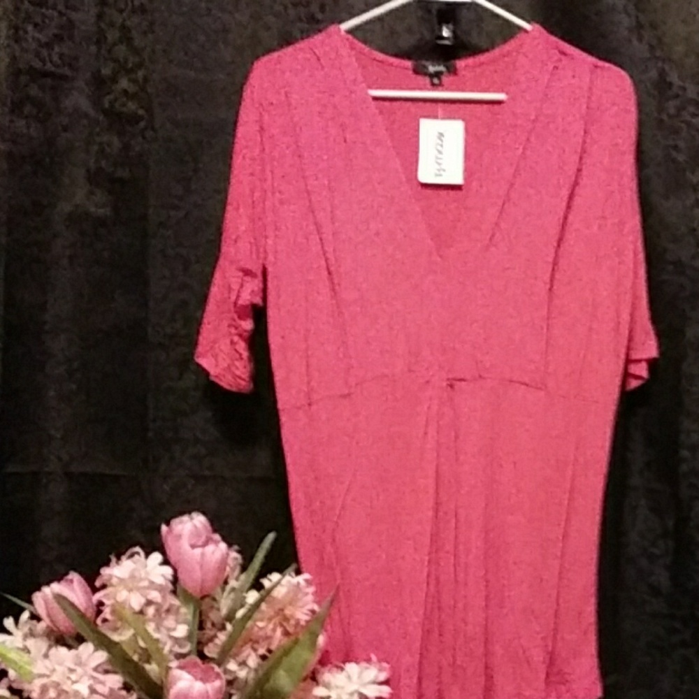 Coral with black panels on each side, NWT